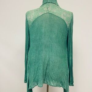 Elegant Green Lace Back Women's Top